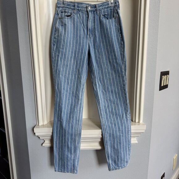 American Eagle High Rise Denim Blue and White Striped Mom Jean Size 0 Long - Picture 2 of 4